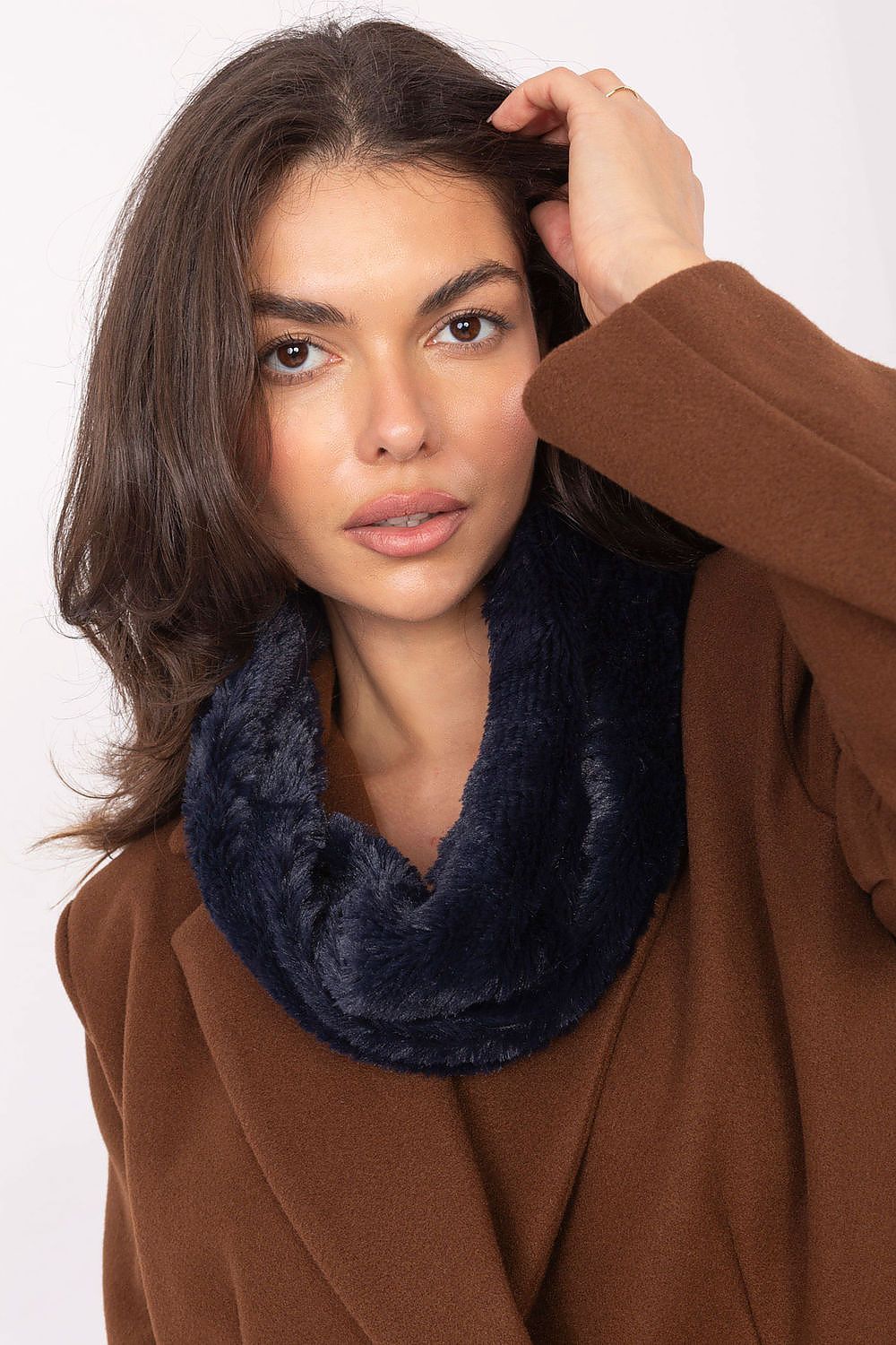  Loop Shawl model 219608 AT 