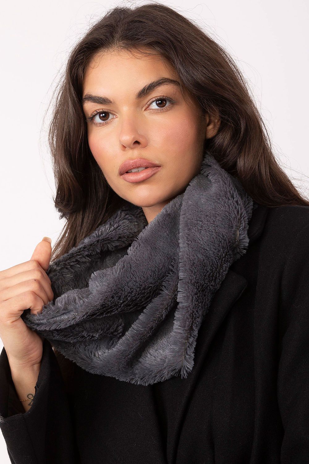  Loop Shawl model 219612 AT 