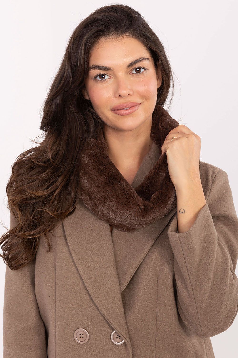  Loop Shawl model 219620 AT 