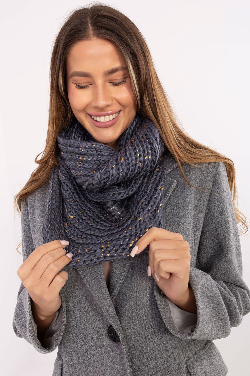  Loop Shawl model 220375 AT 