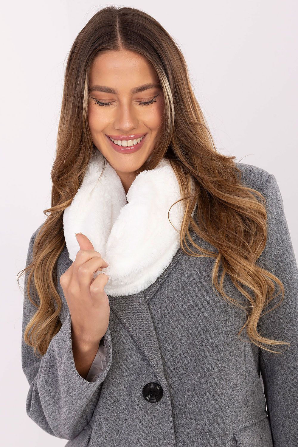  Loop Shawl model 220376 AT 