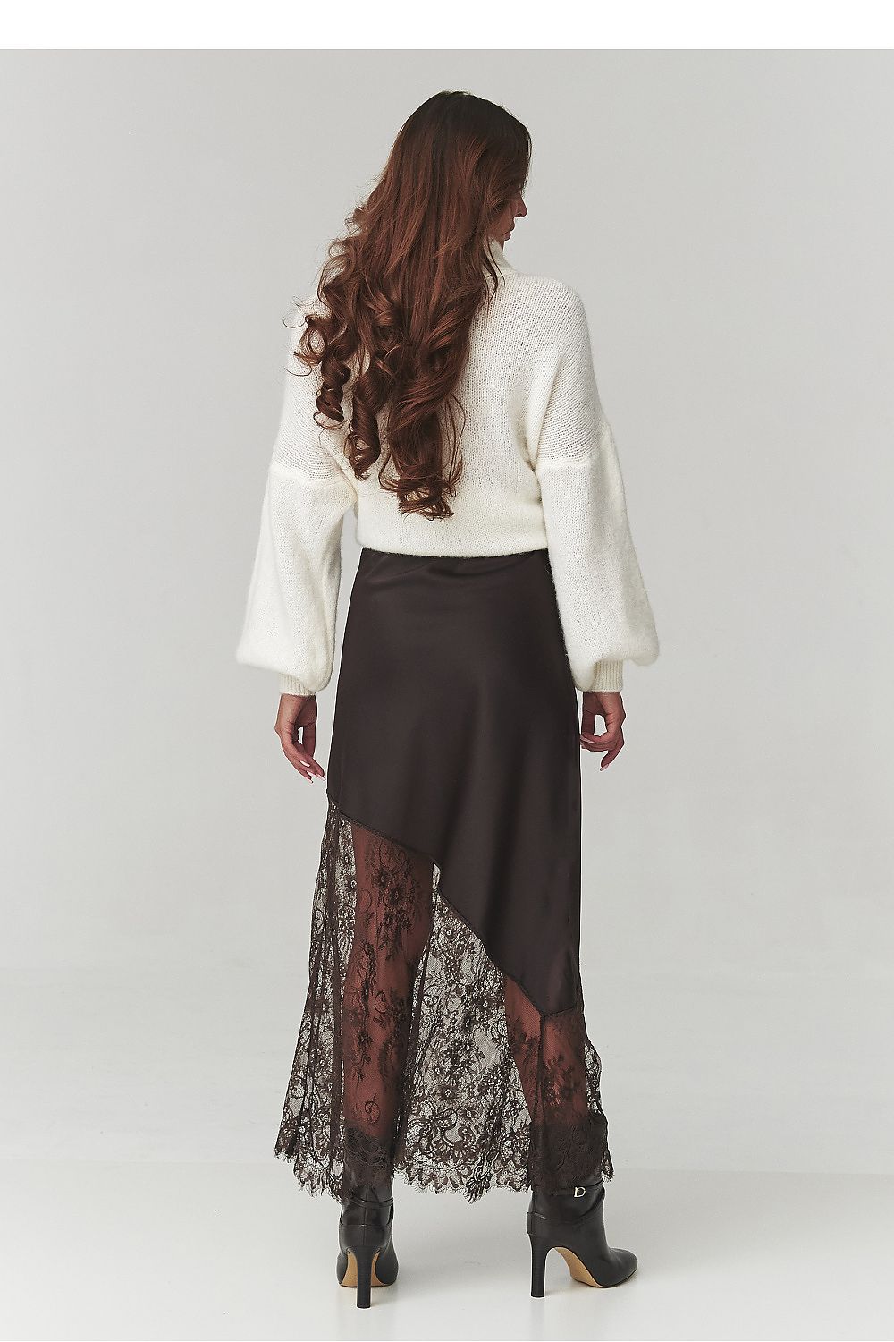  rok model 220785 Makadamia 