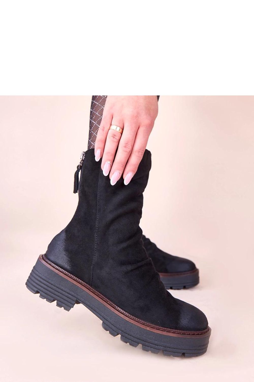  Laarsjes model 221369 Solea 