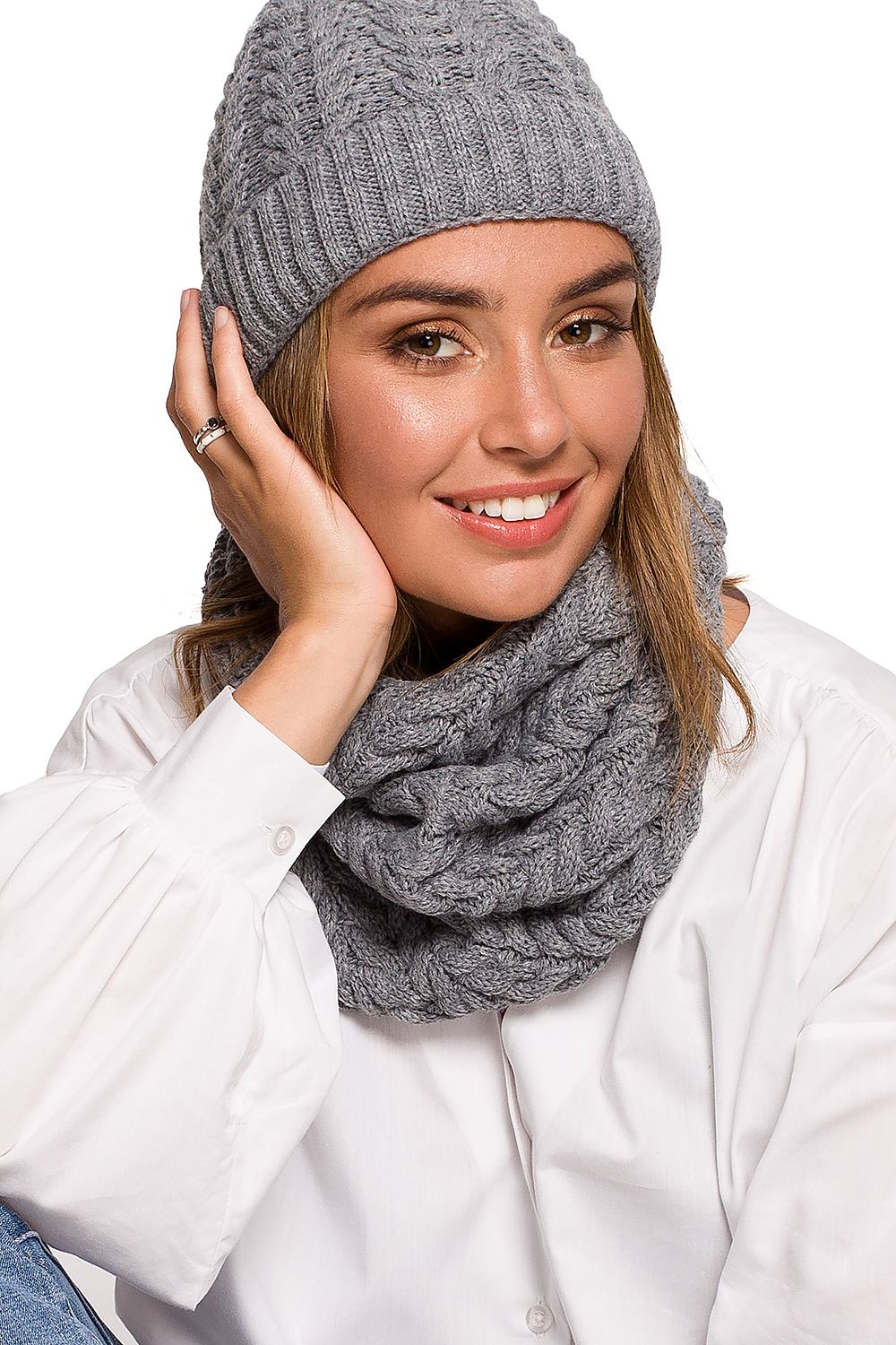  Loop Shawl model 157561 BE Knit 