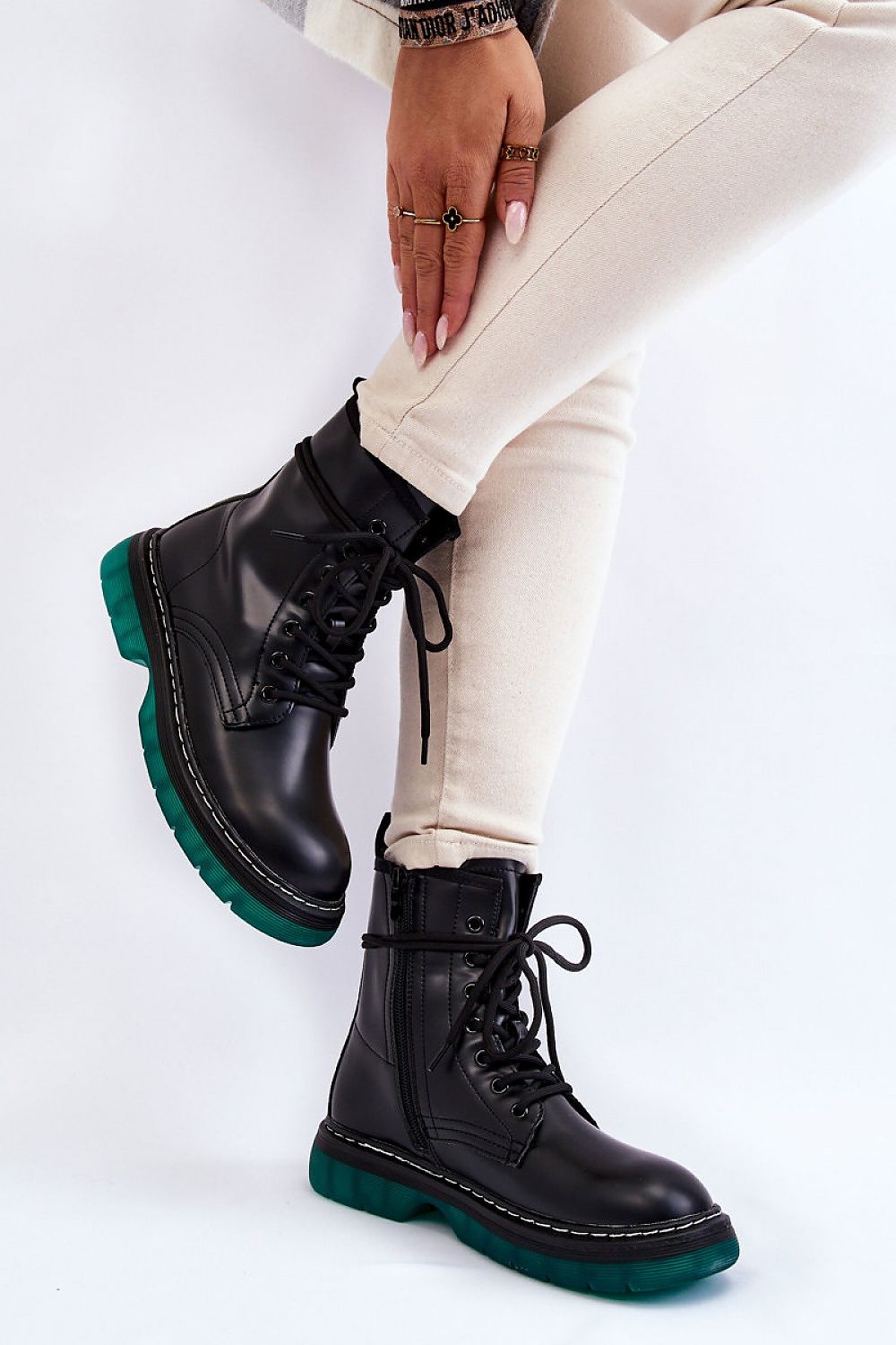  Laarsjes model 174144 Step in style 