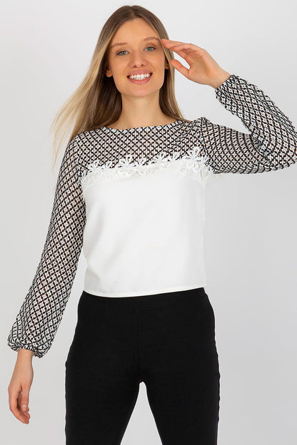  blouse model 176737 Lakerta 